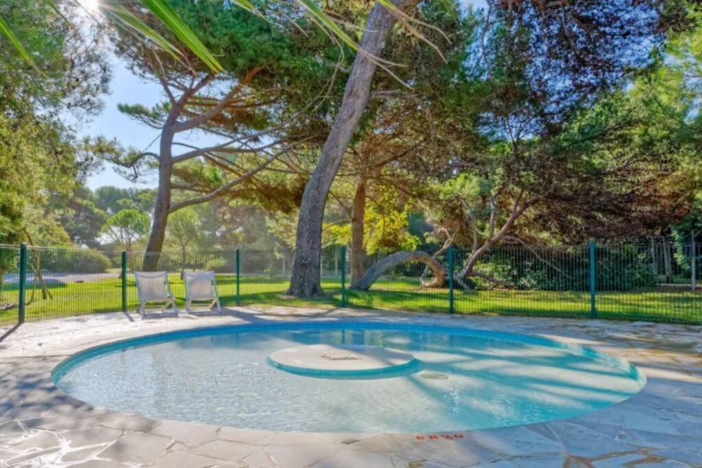 Appartement En Residence Privee, Face A La Mer Avec Acces Direct Plage Hyeres Luaran gambar