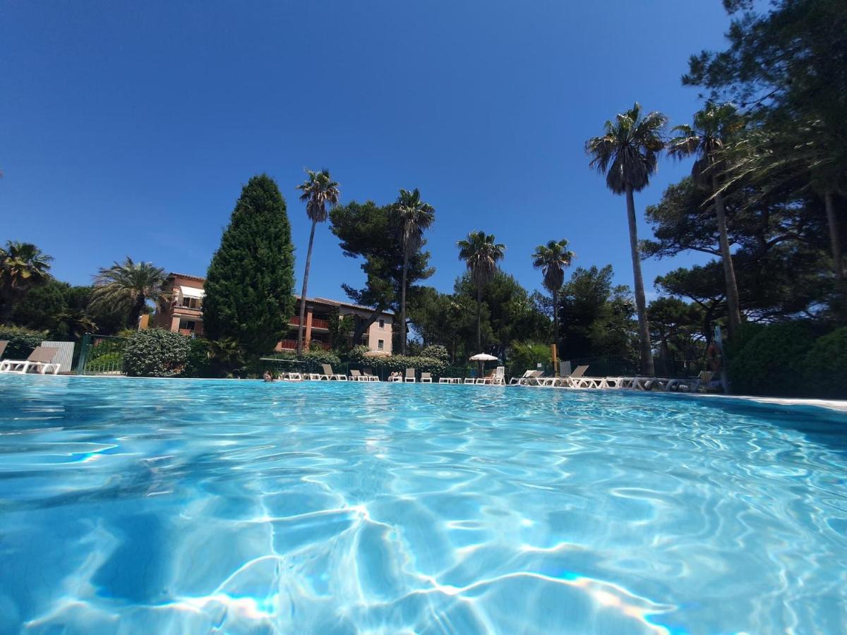 Appartement En Residence Privee, Face A La Mer Avec Acces Direct Plage Hyeres Luaran gambar